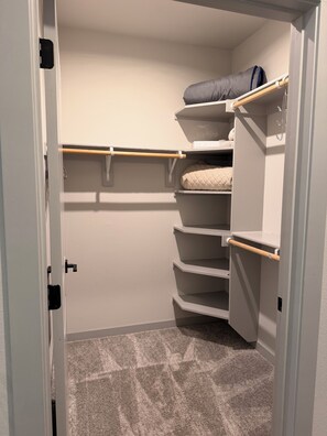 Interior - Cozy 1-bedroom apartment in peaceful Denver with AC and gym access (Denver)