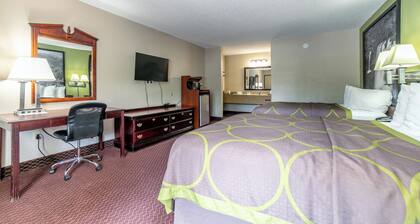 Eureka Springs indoor pool hotel