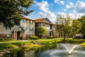 Exterior - Mins 2 ,UF ,VA ,Airport ,UF Shands,HCA ,SanteFe U (Gainesville)