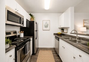 Private kitchen - Mins 2 ,UF ,VA ,Airport ,UF Shands,HCA ,SanteFe U (Gainesville)