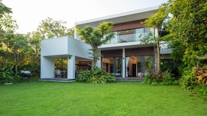Luxury Villa, Balcony, City View | Exterior - TT Home  (da nang)