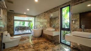 Luxury Villa, Balcony, City View | Bathroom | Slippers, towels, soap, shampoo - TT Home  (Da Nang)