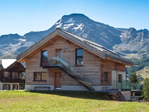 Chalet Avista 6-Bettwohnung, Dusche, WC 6-Bettwohnung Dachgeschoss by Interhome