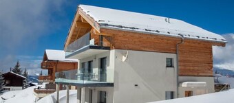 Chalet Avista 6-Bettwohnung, Dusche, WC 6-Bettwohnung Dachgeschoss by Interhome