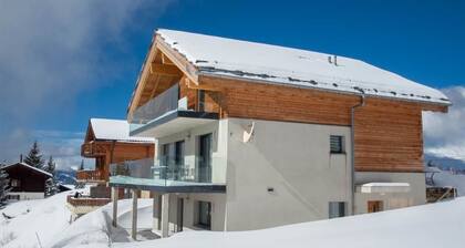 Chalet Avista 6-Bettwohnung, Dusche, WC 6-Bettwohnung Dachgeschoss by Interhome