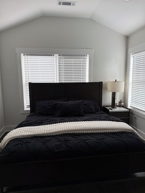 4 bedrooms, iron/ironing board, WiFi, bed sheets - Atlanta Retreat by Mercedes-Benz Stadium, GWCC, Aquarium & World of Coca-Cola (Atlanta)