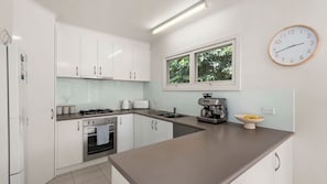 Private kitchen - Behind the Dunes - Point Lonsdale (Point Lonsdale)