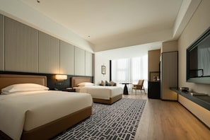 Deluxe Double or Twin Room, Mountain View | In-room safe, soundproofing, iron/ironing board, free WiFi - Empark Grand Hotel Kunming (Kunming)