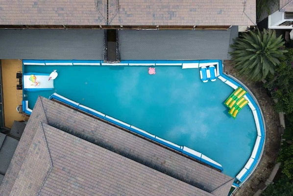 Piscina interna, piscina externa