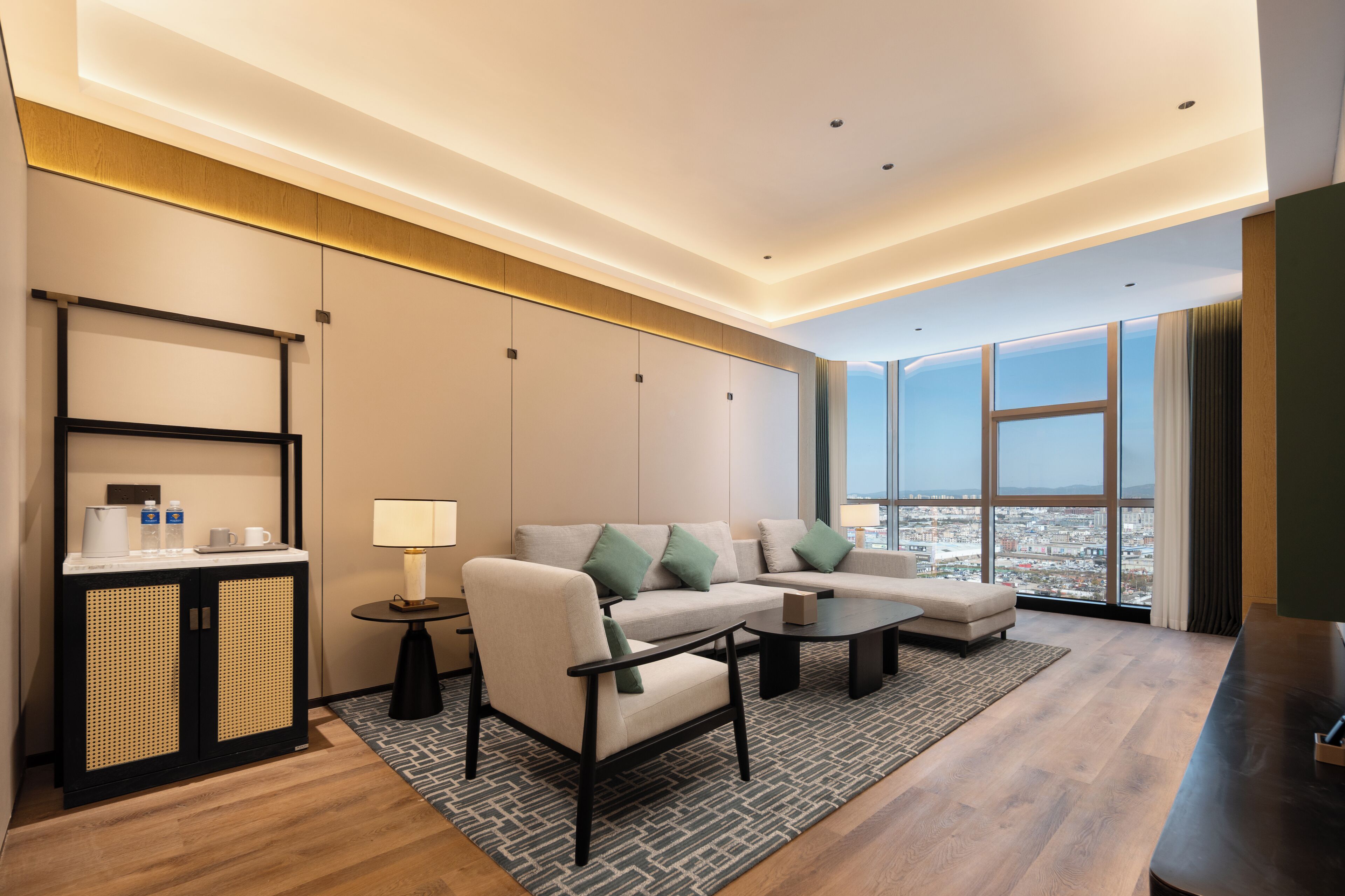 Grand Deluxe Suite King | Living area