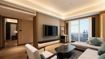 Deluxe Suite King | Living area