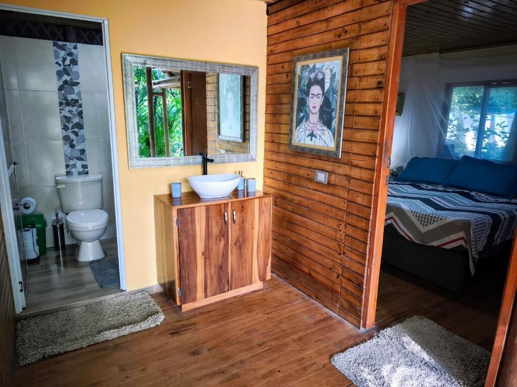 Double Room, Balcony, Garden View | Bathroom
