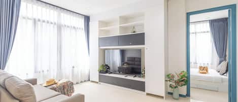 Apartment, 2 Schlafzimmer, Balkon | Wohnbereich
