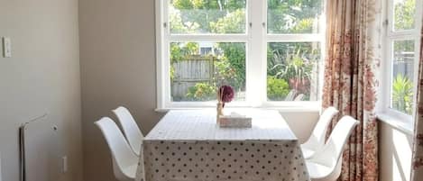 House, 3 Bedrooms | Dining