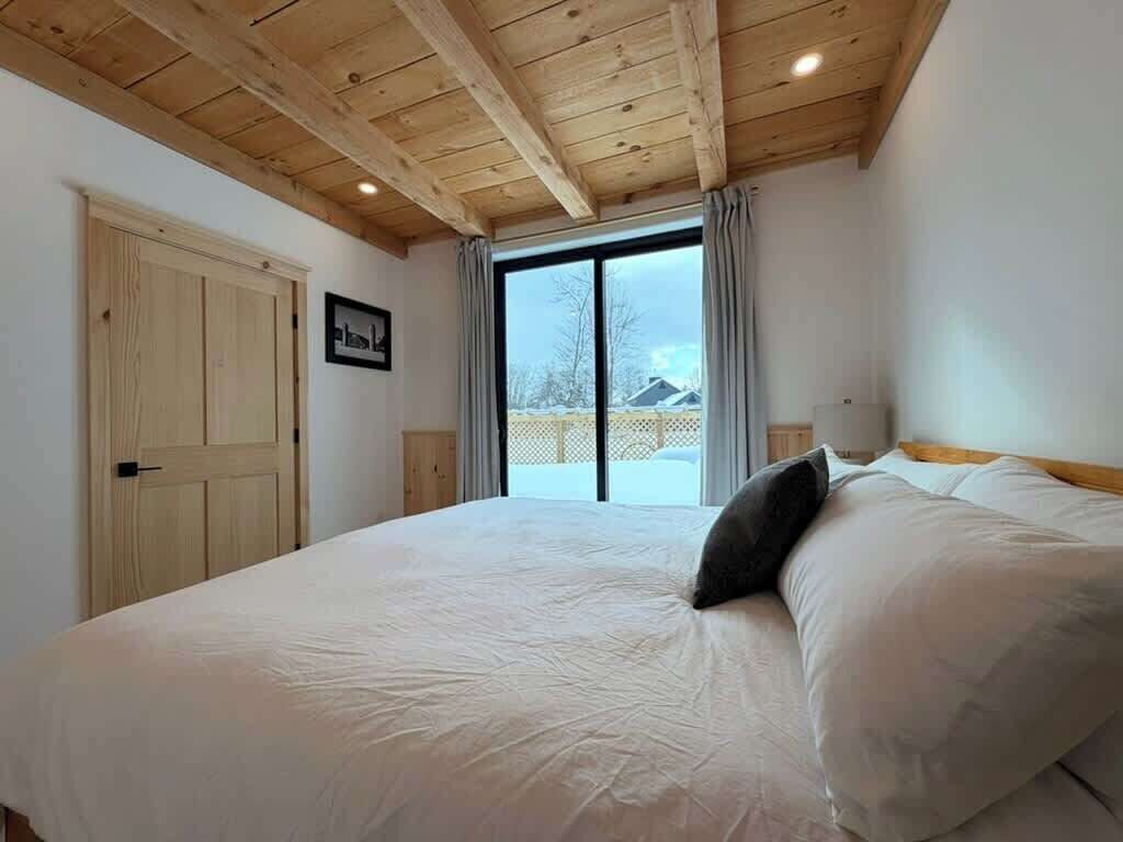 WiFi, bed sheets