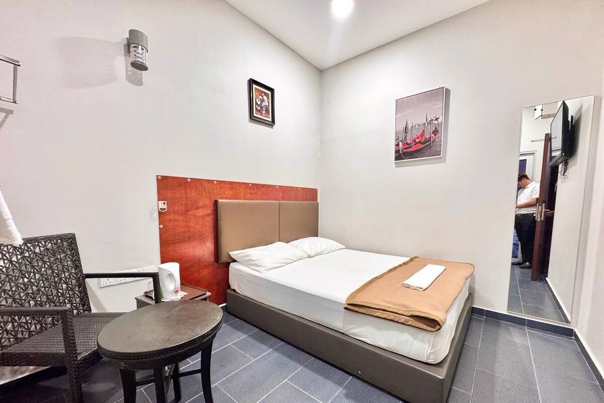 Standard Double Room, 1 Queen Bed