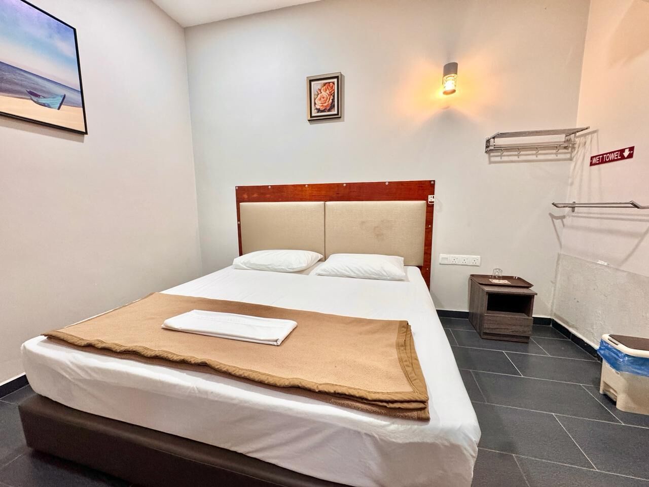 Standard-Doppelzimmer, 1 Queen-Bett | Kostenloses WLAN