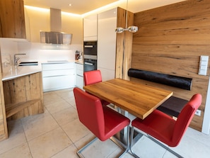 Dining - Exclusive penthouse with terrace in Kirchberg (Kirchberg in Tirol)