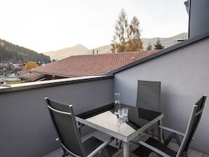 Outdoor dining - Exclusive penthouse with terrace in Kirchberg (Kirchberg in Tirol)