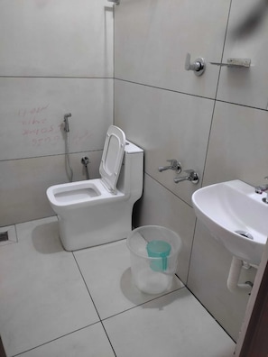 Bathroom - TLTA RESIDENCY  (Kochi)