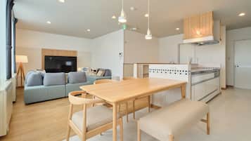 House | In-room dining