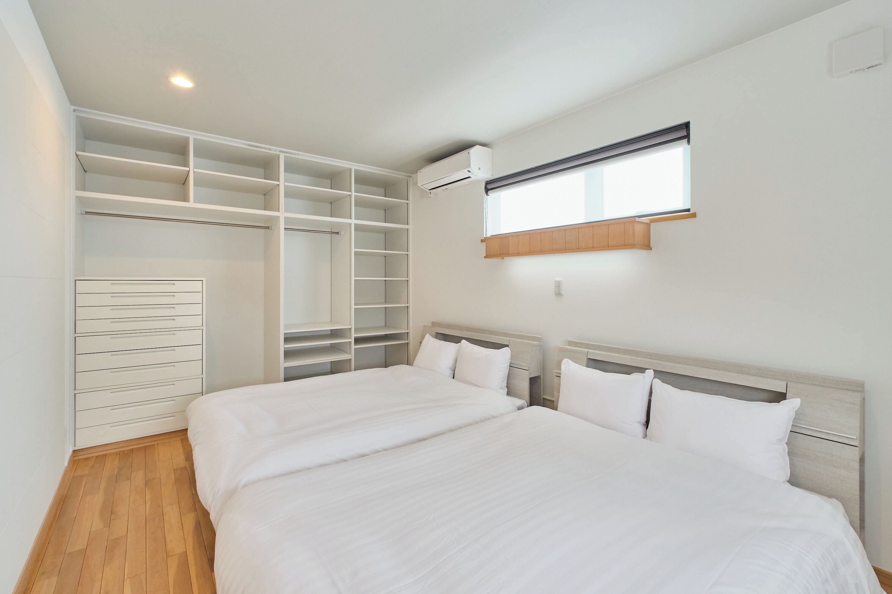 House | Blackout drapes, iron/ironing board, WiFi (free), bed sheets
