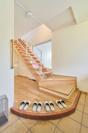 Interior entrance - Suzuran Haus (Higashikawa Kitamachi)