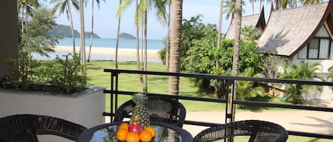 Studio, 1 Bedroom, Balcony, Ocean View | Outdoor dining