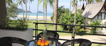 #1122 Siam Royal View Beachfront Studio Apartment