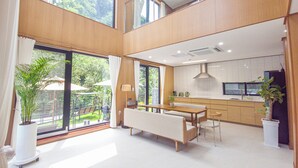 Villa, 2 Queen Beds, Private Pool, Valley View | Interior