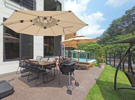 Villa, 2 camas de matrimonio, piscina privada, vistas al valle | Restaurante al aire libre
