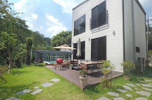 Villa, 2 camas de matrimonio, piscina privada, vistas al valle | Restaurante al aire libre