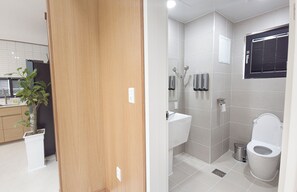 Villa, 2 camas de matrimonio, piscina privada, vistas al valle | Baño | Bañera y ducha independientes, secador de pelo, toallas y champú