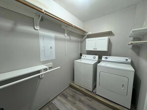 Interior - Private Apartment in Southbury 105 (Southbury)