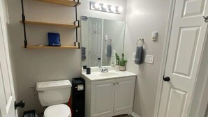 Shower, towels, shampoo