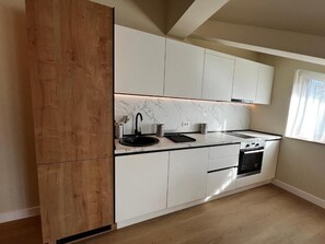 Double Room | Private kitchen | Fridge, microwave, oven, stovetop - La Boheme Corbeanca - Therme partner (Ostratu)