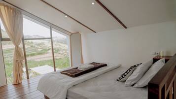 Habitación familiar, vistas a la montaña | Escritorio y wifi gratis