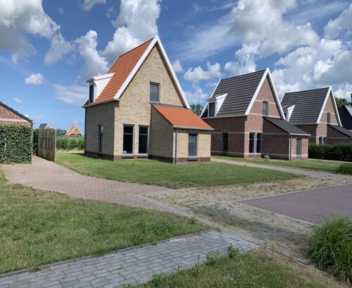 Attractive Villa in Burdaard With Garden