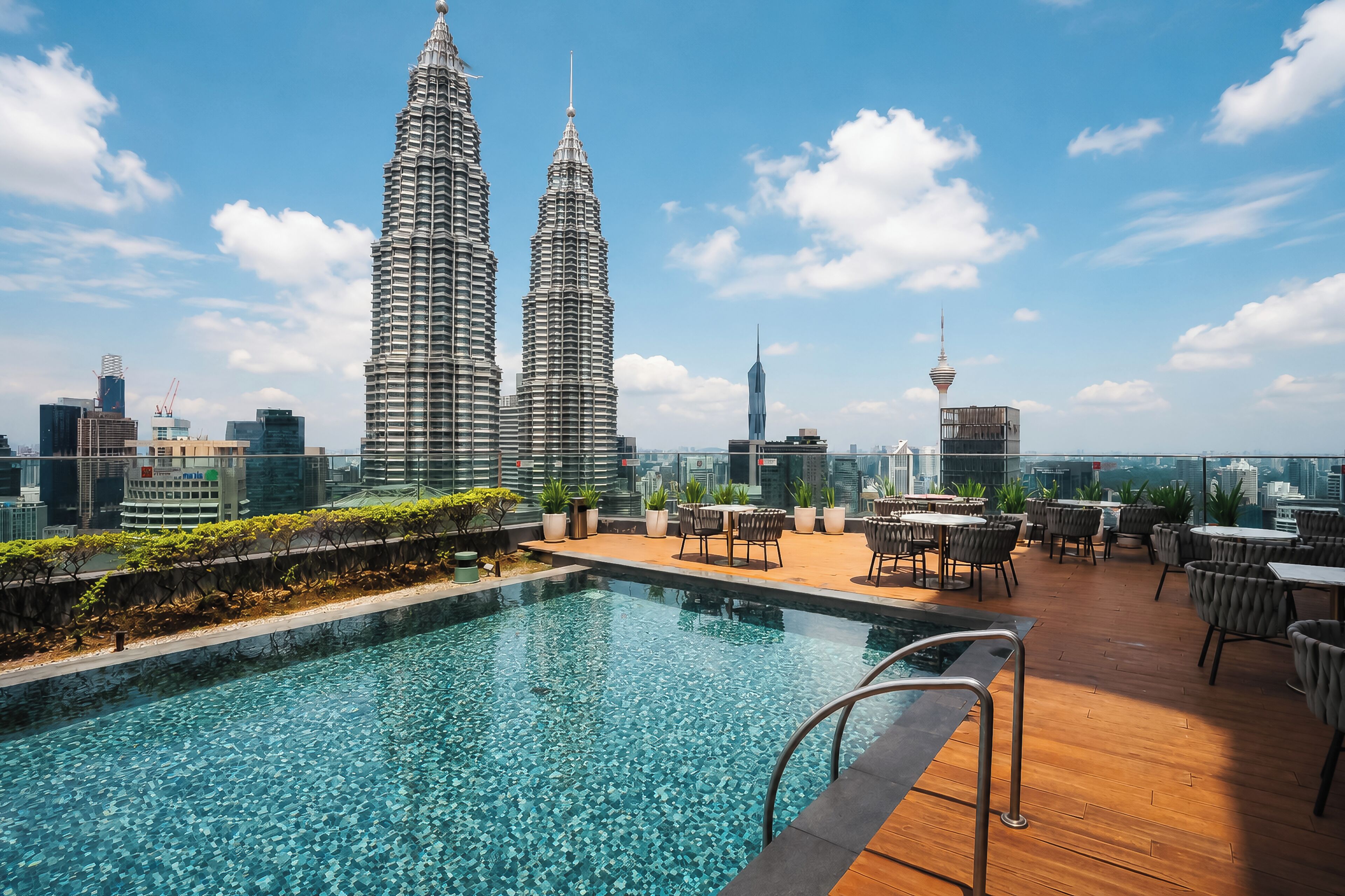 2 outdoor pools
