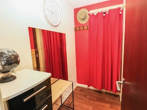 Unclassified image, 4 of 13, button - Cosy Nook (Leeds)