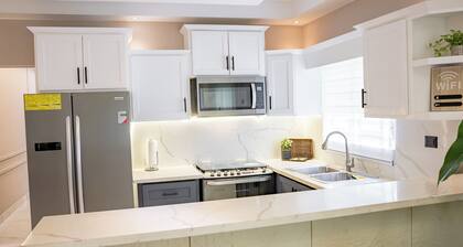Modern Luxury Apartment in Baní