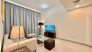 Standard Apartment, 1 Bedroom | Laptop workspace, blackout drapes, WiFi (free), bed sheets