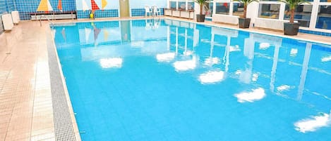 حمام سباحة