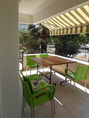 Standard Condo, Balcony | Outdoor dining