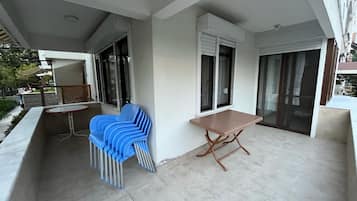 Condo, Balcony | Outdoor dining