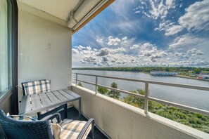 Outdoor dining - Vrbo Property (Heiligenhafen)