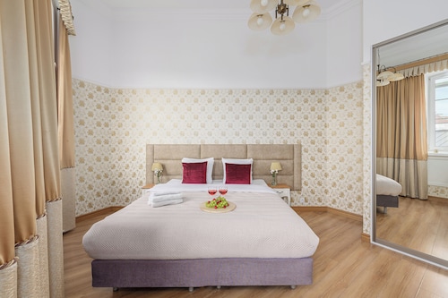 Lumina 3-room Apart near Old Town