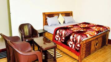 Doppia Deluxe | Biancheria da letto ipoallergenica, una scrivania, insonorizzazione