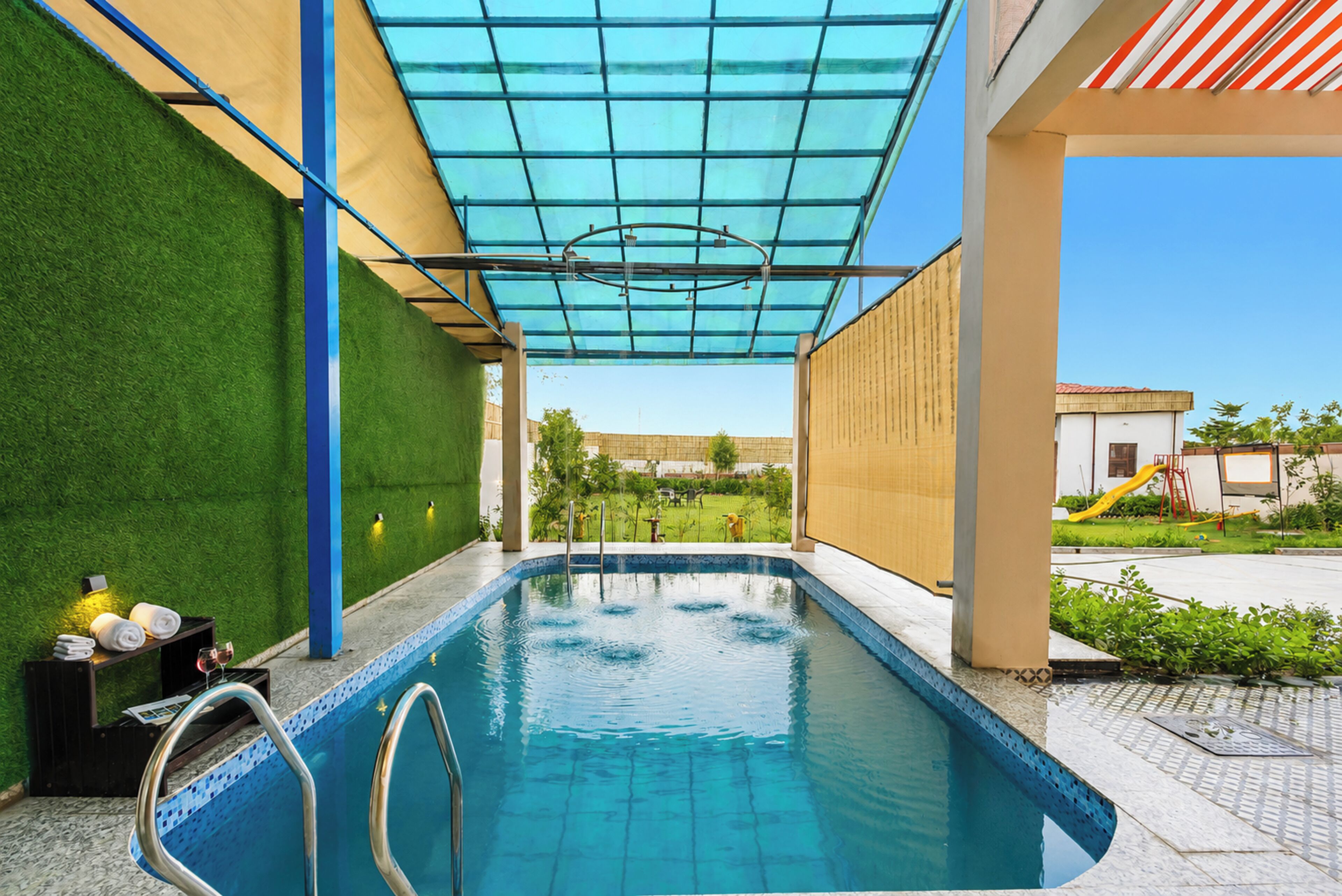 Piscine extérieure