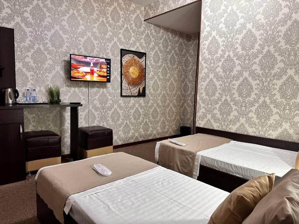 Kamar Twin Standar, beranda, pemandangan kota | Meja kerja, setrika/meja setrika, dan Wi-Fi gratis